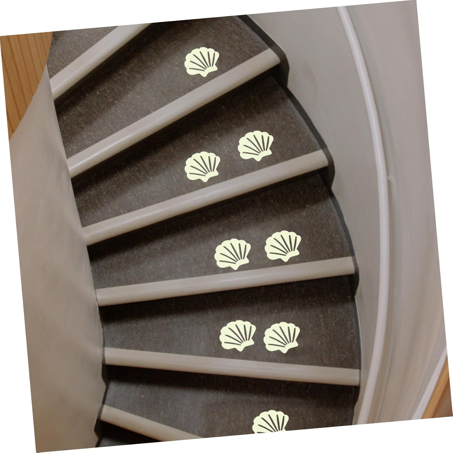 PRETYZOOM 30pcs Shell Shape Non-Stickers for Bathtub Stair Safety